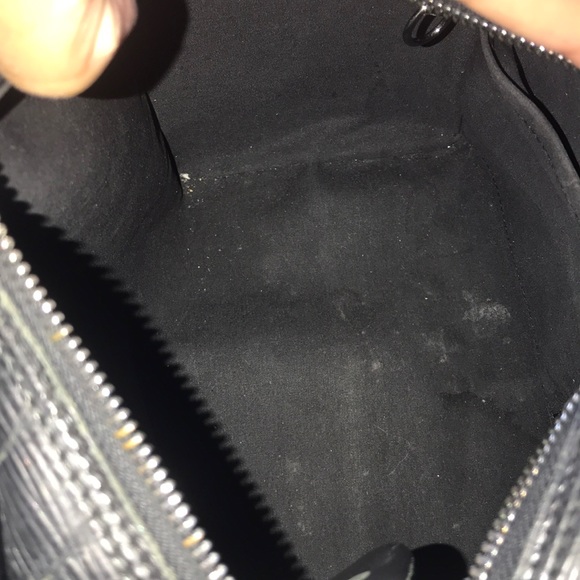 Louis Vuitton Purse - USED - Picture 12 of 16